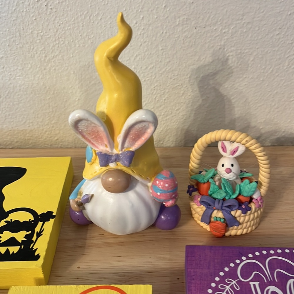 7. Easter Decor - Picture 5 of 6